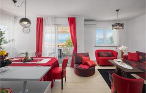 Lovely Home In Crveni Vrh With Wifi 