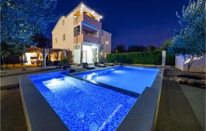 Lovely Home In Radasinovci With Kitchen