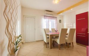 Three-Bedroom Holiday Home In Galizana