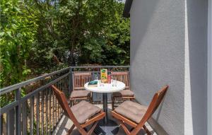 Amazing Home In Karlobag With Wifi