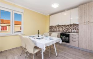 Awesome Apartment In Cavle With Wifi 