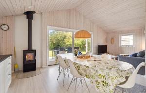 Cozy Home In Otterup With Kitchen