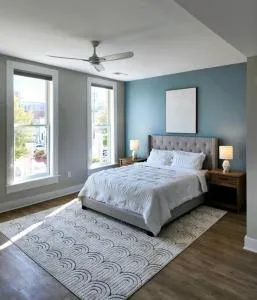 Upscale Downtown 2BR, Private Deck, Full Kitchen - Taylorsville