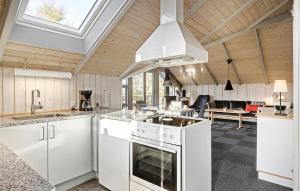 2 Bedroom Stunning Home In Bogense