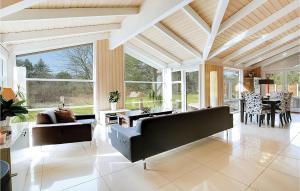 Three-Bedroom Holiday Home In Sjallands Odde