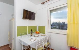 1 Bedroom Lovely Apartment In Njivice 