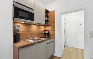 Lovely Apartment In Naumburg With Wifi