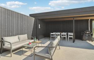 Stunning Home In Ebeltoft With Sauna