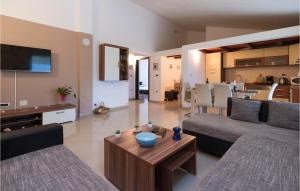 4 Bedroom Beautiful Home In Pula 