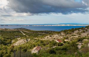 Gorgeous Home In Stinica With Wifi 