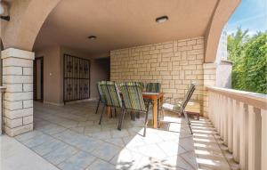 One-Bedroom Apartment In Grebastica