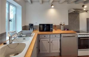 Cozy Home In Berthouville With Wifi