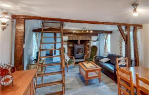 Maisons de vacances Cozy Home In Berthouville With Wifi : photos des chambres