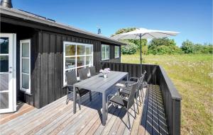 Three-Bedroom Holiday Home In Grenaa