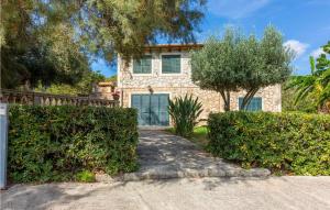 Awesome Home In Sineu