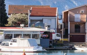 2 Bedroom Nice Apartment In Blace 