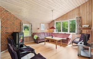 3 Bedroom Awesome Home In Højslev