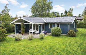 Four-Bedroom Holiday Home In Dronningmolle
