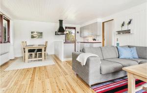 Four-Bedroom Holiday Home In Dronningmolle