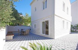 Awesome Home In Drvenik With Wifi 