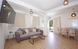 Awesome Home In Drvenik With Wifi 