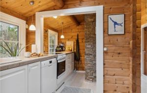 3 Bedroom Beautiful Home In Hornbæk