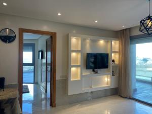 Charming Seaview Apartment 4