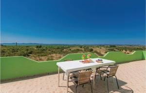 Cozy Home In Pakostane