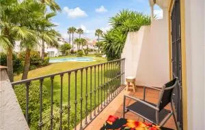3 Bedroom Gorgeous Home In Estepona - Dos Torres