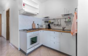 Lovely Apartment In Novi Vinodolski With Wifi 