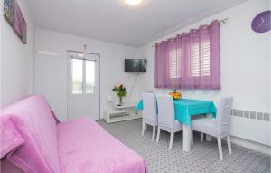 1 Bedroom Beautiful Apartment In Jelsa 
