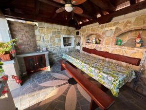 OLIVES HOUSE in Izola