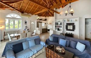 Stunning Home In Mantineia Messinia