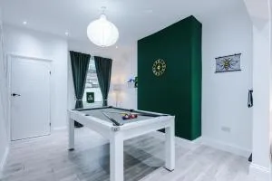 Sleeps 6, Pool Table, Free Parking, Perfect For Groups, Long Term Disc - 索尔福德
