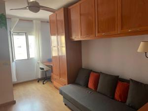Bright and spacious flat at Malvarrosa beach