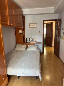 Bright and spacious flat at Malvarrosa beach