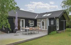 Two-Bedroom Holiday Home With A Fireplace In Sjællands Odde - Yderby