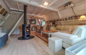 Awesome Home In Rekem-Lanaken With Wifi