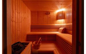 3 Bedroom Beautiful Home In Lisicic 