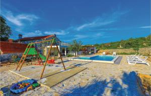 Two-Bedroom Holiday Home In Ljubitovica