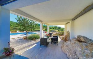 Two-Bedroom Holiday Home In Ljubitovica