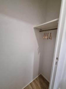 B&B / Chambres d'hotes Chambre Nerondes double Le Lion d Or : photos des chambres
