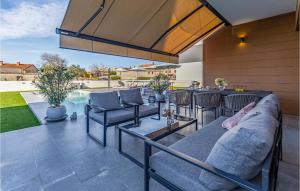 3 Bedroom Awesome Home In Orbanici 