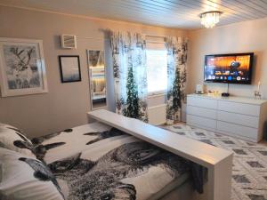 Winter Woods family room