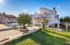 4 Bedroom Awesome Home In Vodnjan 