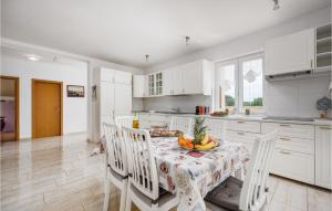 Cozy Home In Buje With Wifi