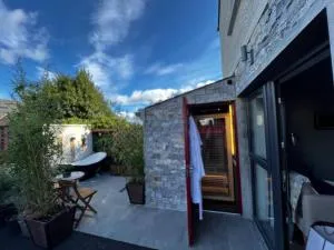 The Bath House & Sauna Garden - 2b Bath Lane - Widows Row