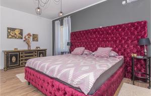3 Bedroom Gorgeous Home In Jadrtovac 