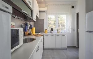 Nice Apartment In Malinska With Wifi