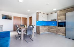 Amazing Apartment In Pag With Wifi 